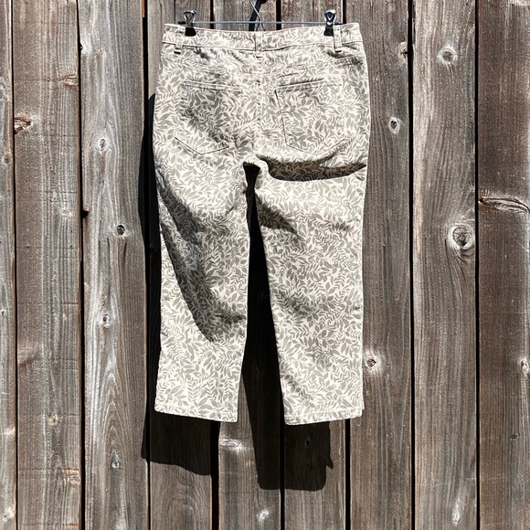 Christopher & Banks cropped pants size 4 - Picture 10 of 16